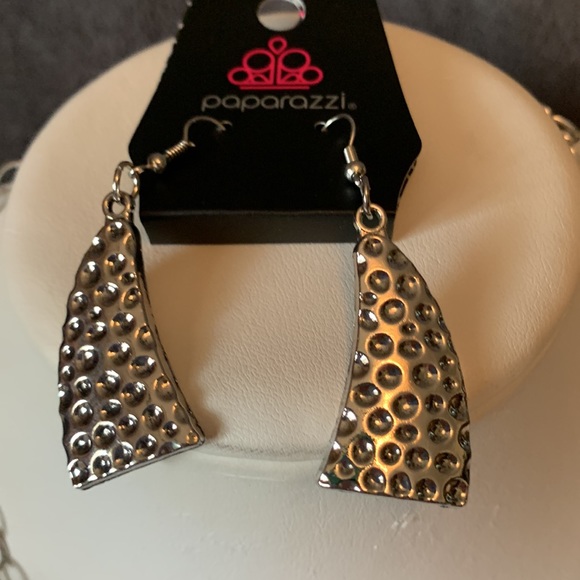 Set of Three (3) Paparazzi Necklaces & Matching Earrings. NWT - Picture 5 of 7